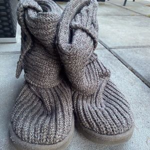 Knit grey Uggs